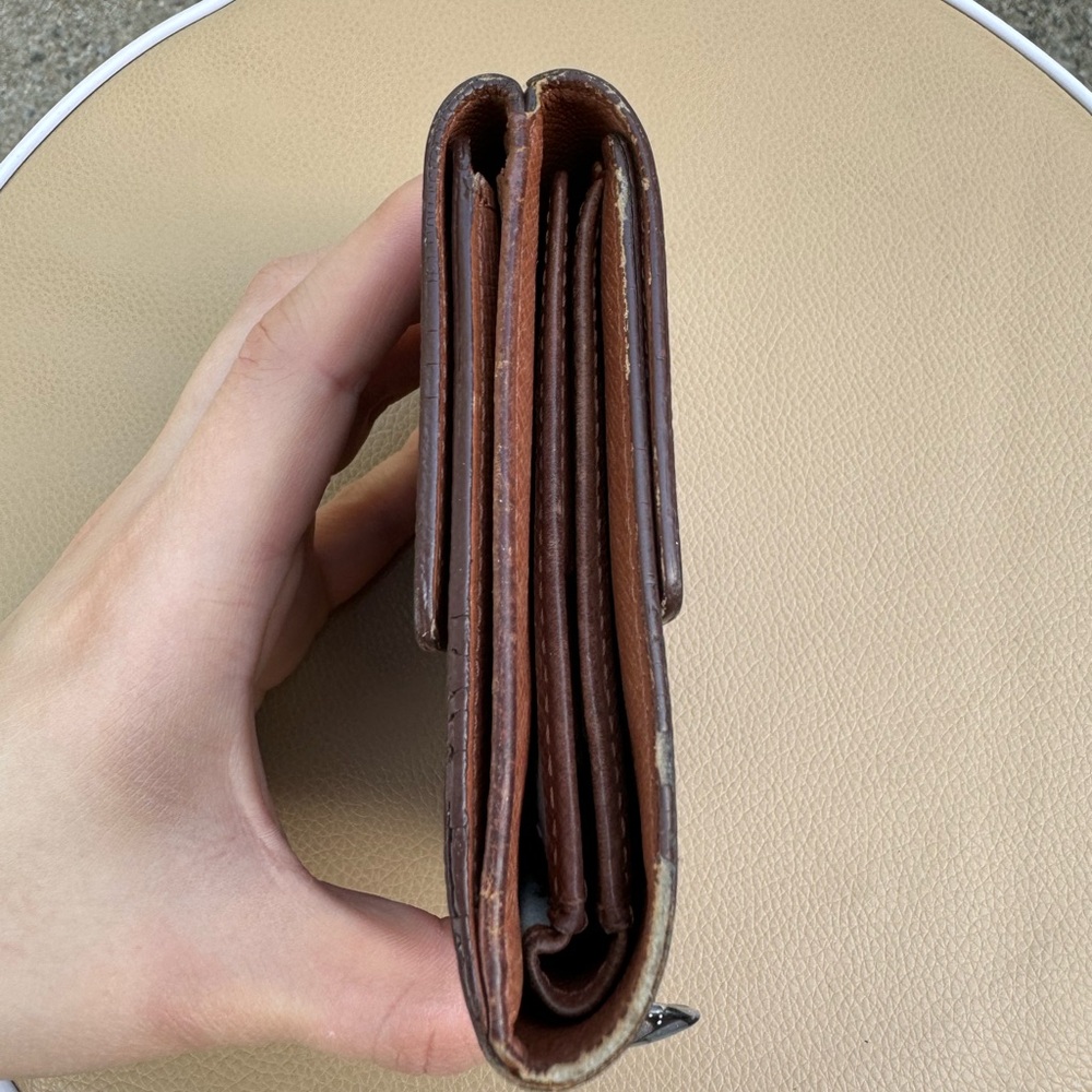 LV Compact Wallet - Picture 4 of 10